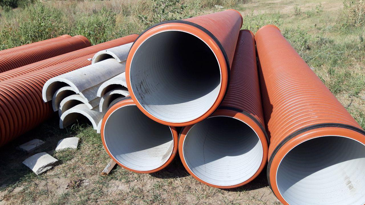 Труба гофрированная канализационна 400 мм, труба ПВХ 400 мм, доступная ...